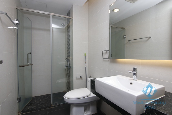 Luxury three bedrooms apartment for rent in Hoang Thanh tower, city center, Ha Noi